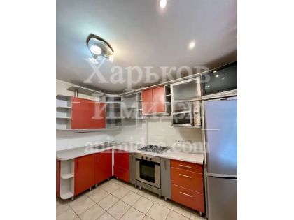 Продам 2-х комнатную квартиру на 1 этаже 9 этажного дома улица Метростроителей Северная салтовка 2 