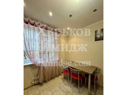 Продам 2-х комнатную квартиру на 1 этаже 9 этажного дома улица Метростроителей Северная салтовка 2 