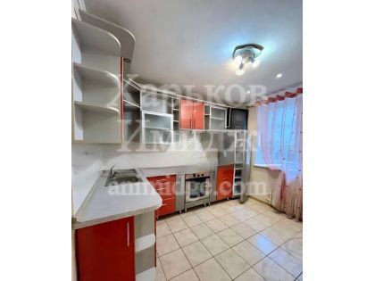 Продам 2-х комнатную квартиру на 1 этаже 9 этажного дома улица Метростроителей Северная салтовка 2 